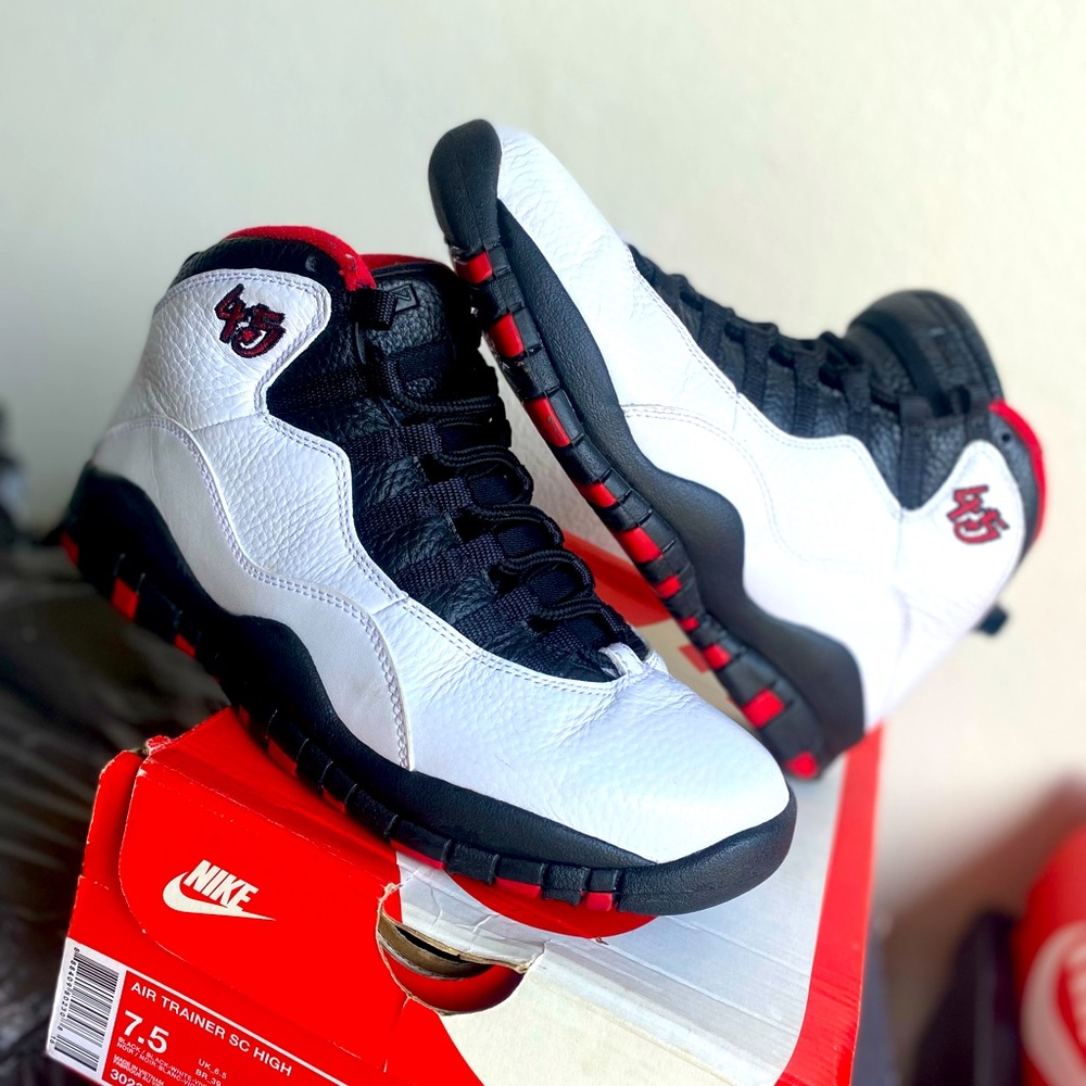 Jordan Retro 10 (Mens 7.5/Wmn 9)